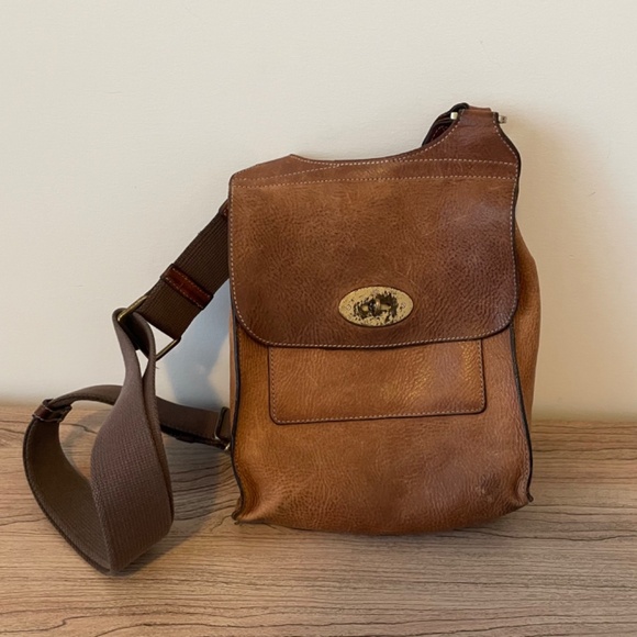 Mulberry Antony Leather Shoulder Bag in Oak Brown - Picture 1 of 8